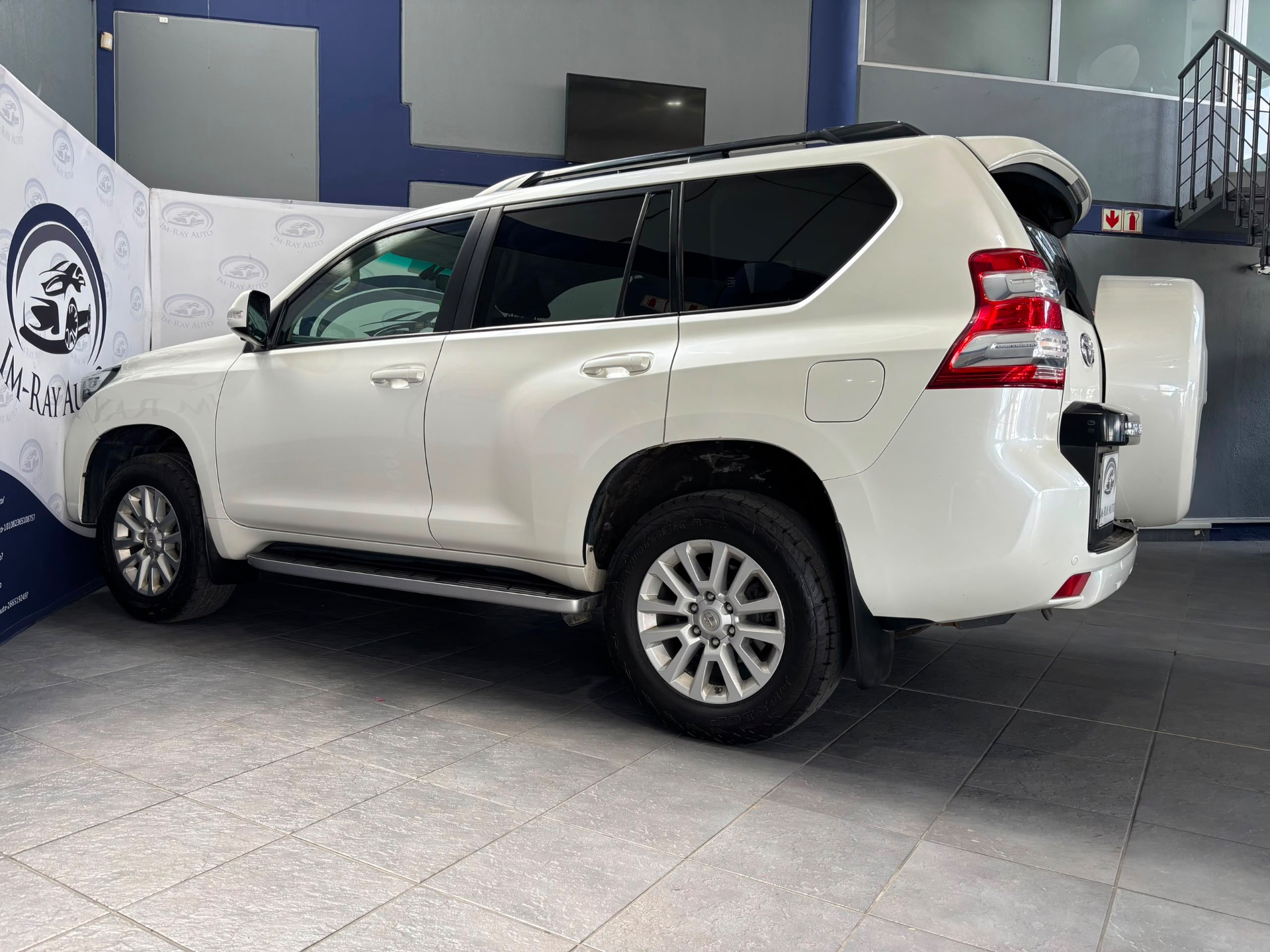 2016 Toyota Prado Vx 4.0 V6 A/T — photo 4