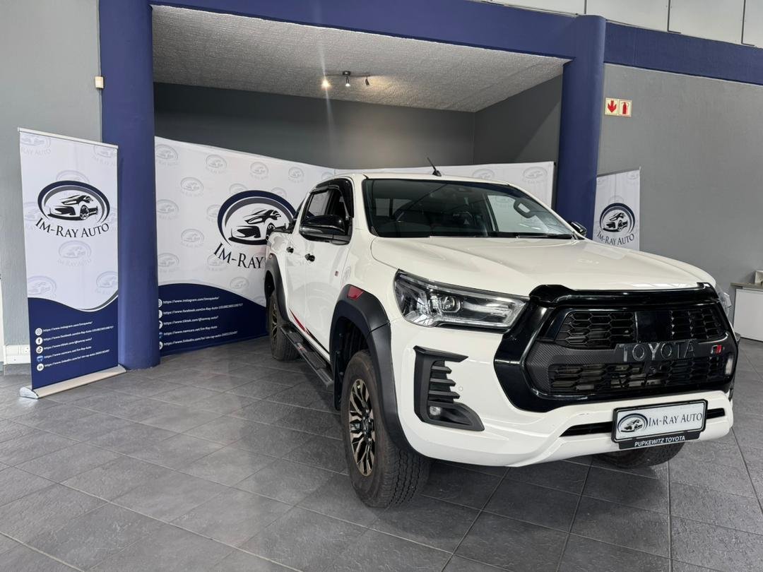 Toyota Hilux 2.8 Gd-6 GR-S 4x4 A/T P/U D/C