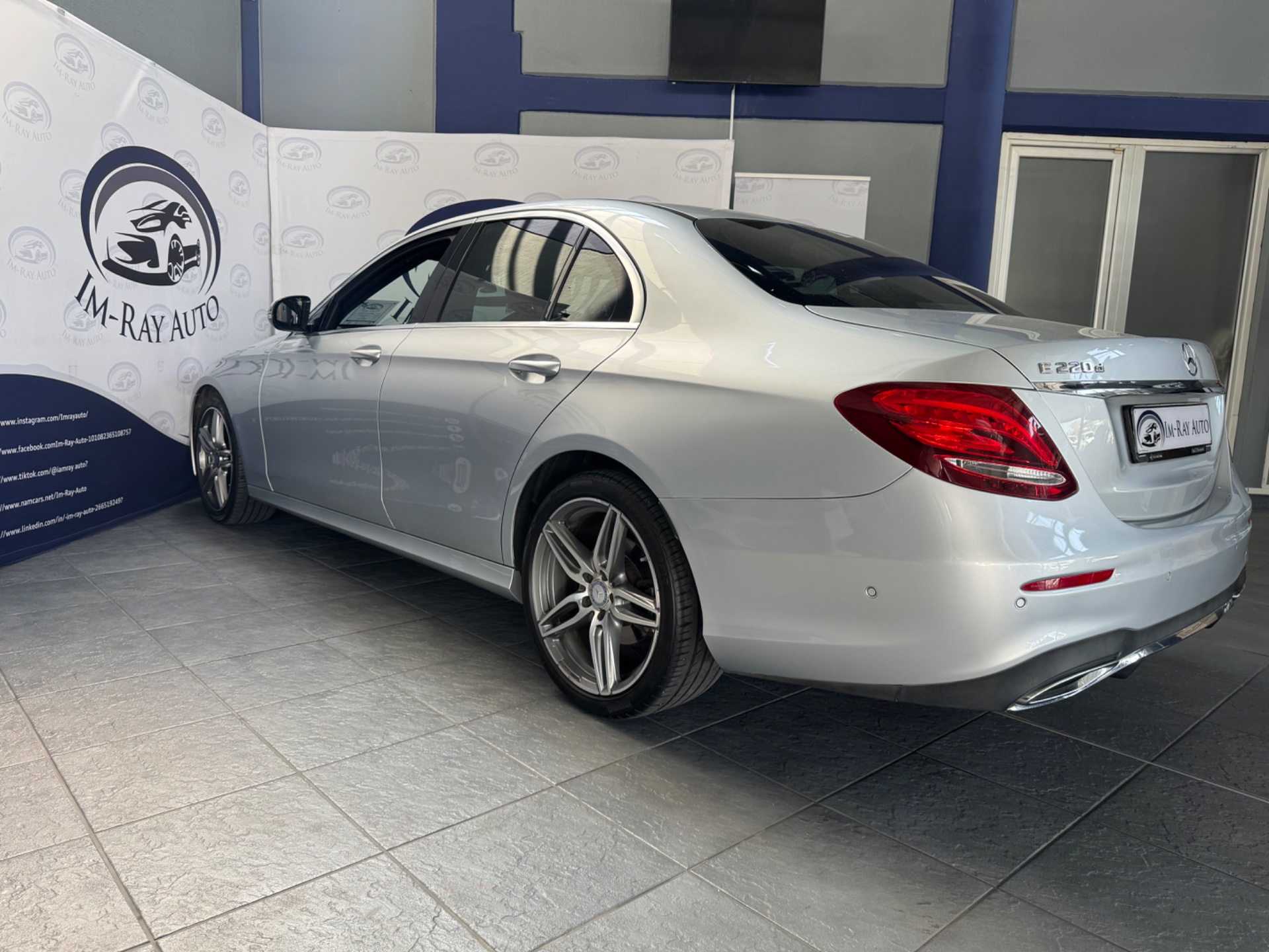 2016 Mercedes-Benz E-Class E220d — photo 3