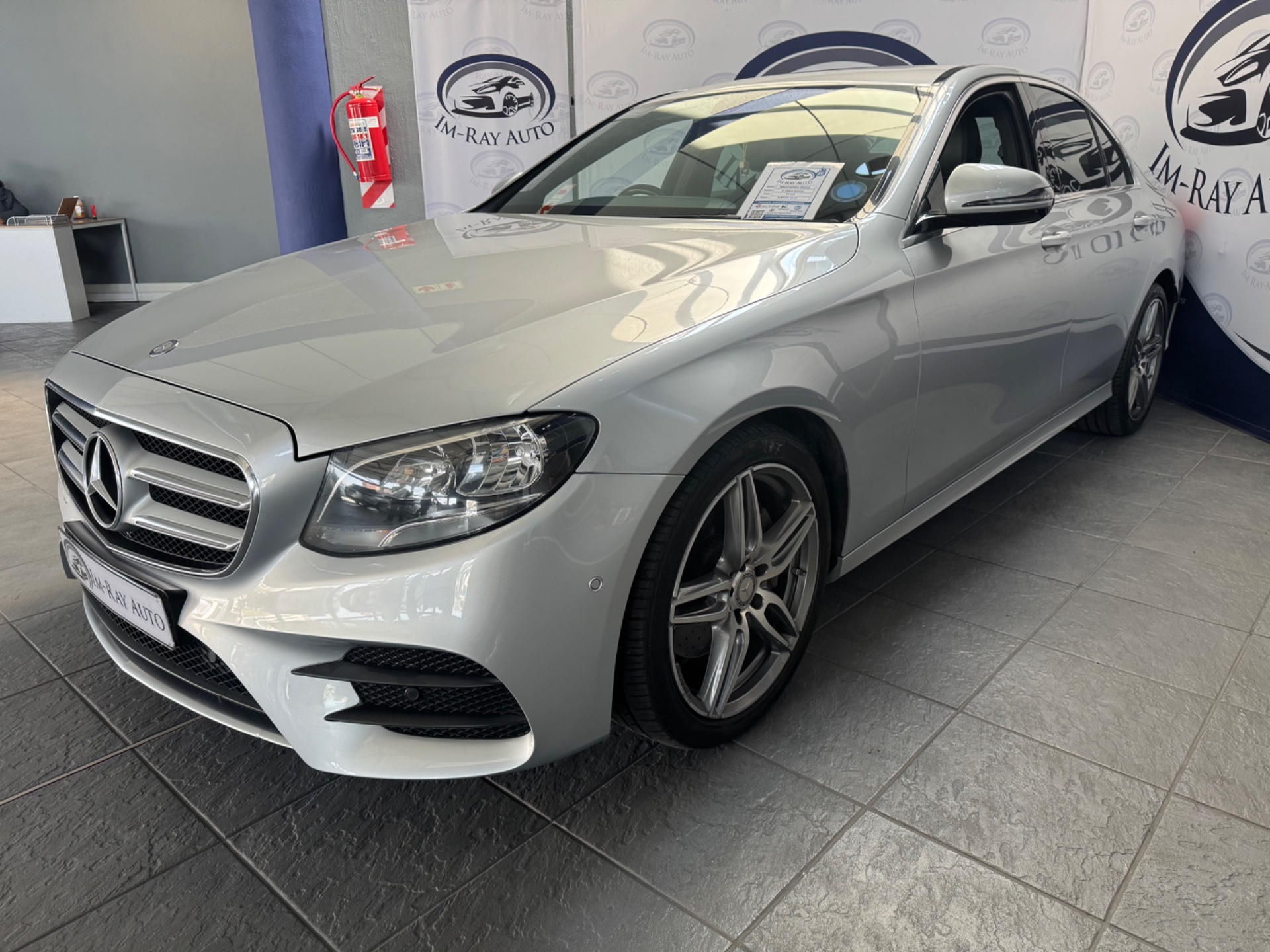 2016 Mercedes-Benz E-Class E220d — photo 4