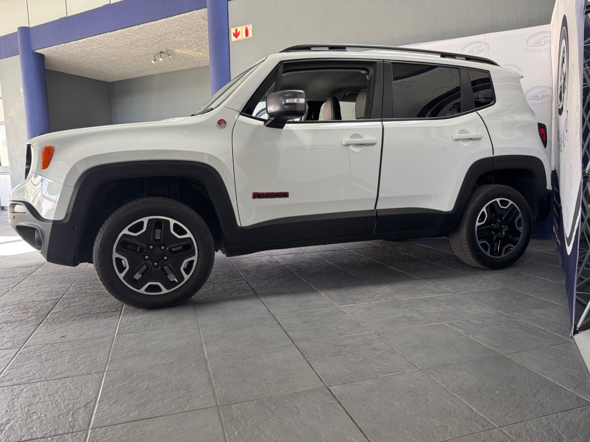 2020 Jeep Renegade 2.4 Trailhawk AWD — photo 3