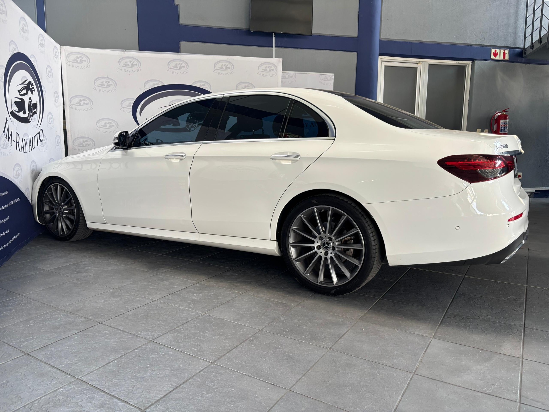 2021 Mercedes-Benz E-Class E200 A/T — photo 4